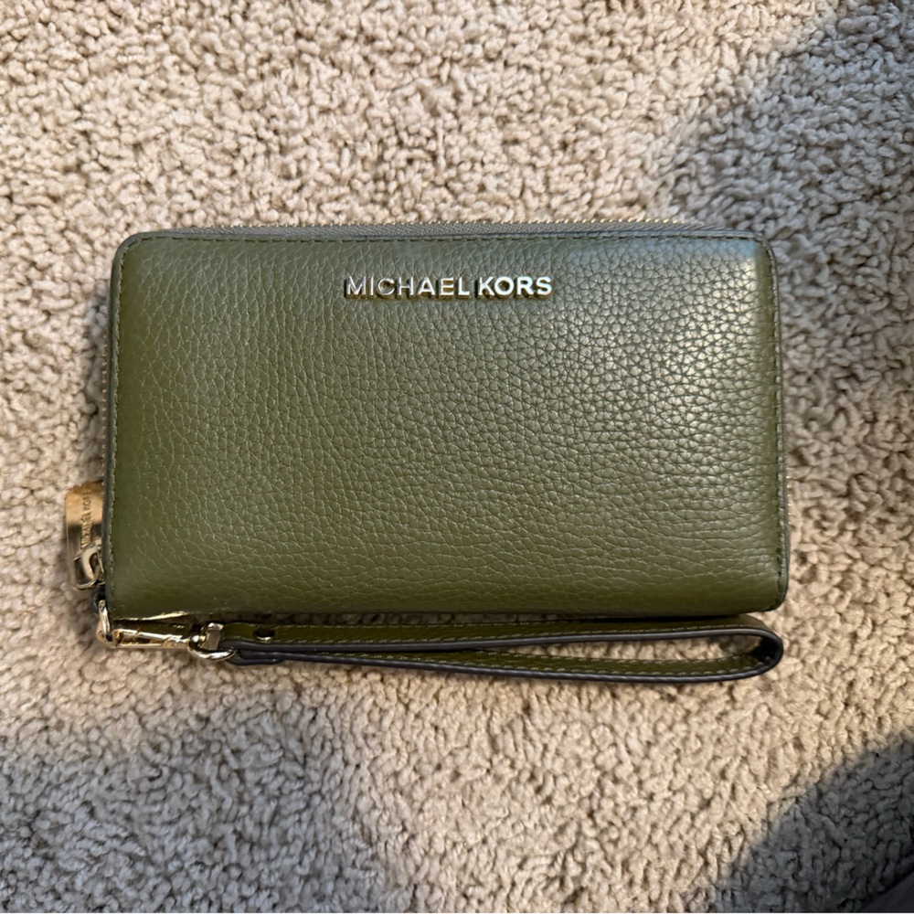 Michael Kors Olive Leather Wristlet